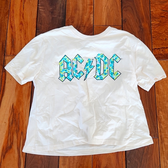 ACDC t-shirt brand new size women's small - Picture 1 of 2